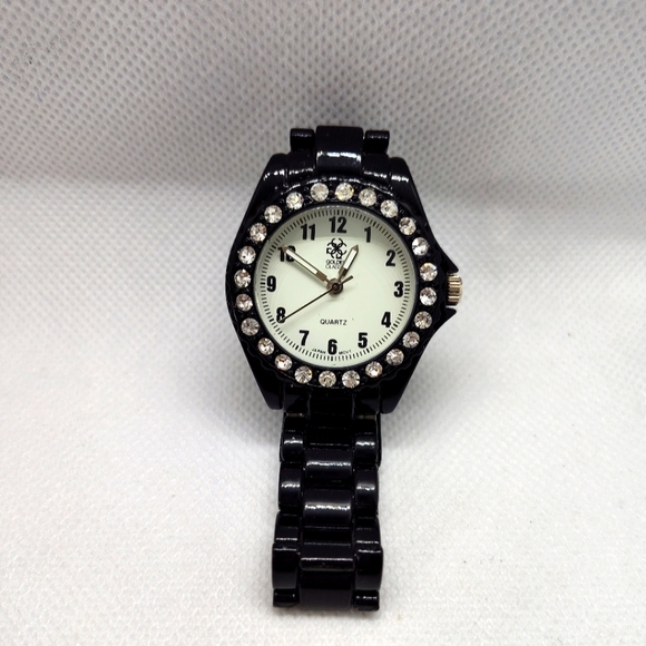 Golden Classic Women's Watch - Picture 1 of 4